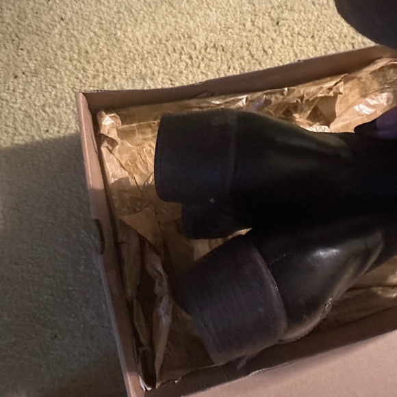 UGG Black Women's Boots - Picture 5 of 5